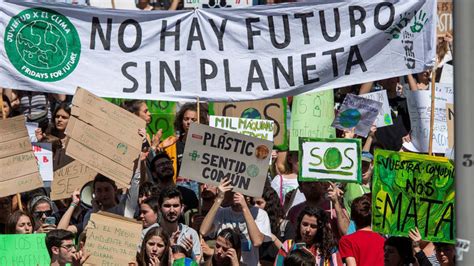 Impacto de los jóvenes en políticas climáticas: Cómo influyen en el cambio ambiental