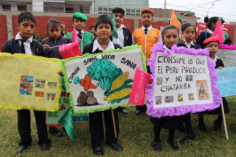 Educación Ambiental: Clave para Comunidades Sostenibles