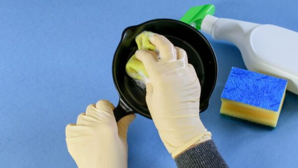 Eliminar grasa de tapas de ollas: trucos eficaces